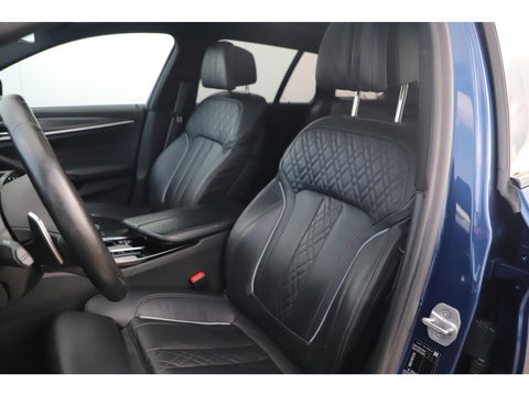 BMW 5 Serie Touring 530i High Executive 252PK M Sport Laser LED Panoramadak Harman Kardon Wegklapbare Trekhaak Nappa Leder Memory Sfeerverlichting Shadow Line 360 Camera