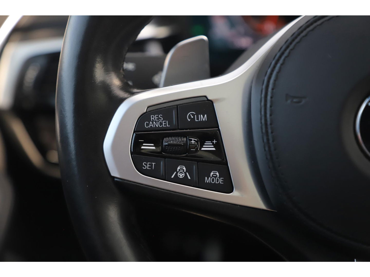 BMW 5 Serie Touring 530i High Executive 252PK M Sport Laser LED Panoramadak Harman Kardon Wegklapbare Trekhaak Nappa Leder Memory Sfeerverlichting Shadow Line 360 Camera