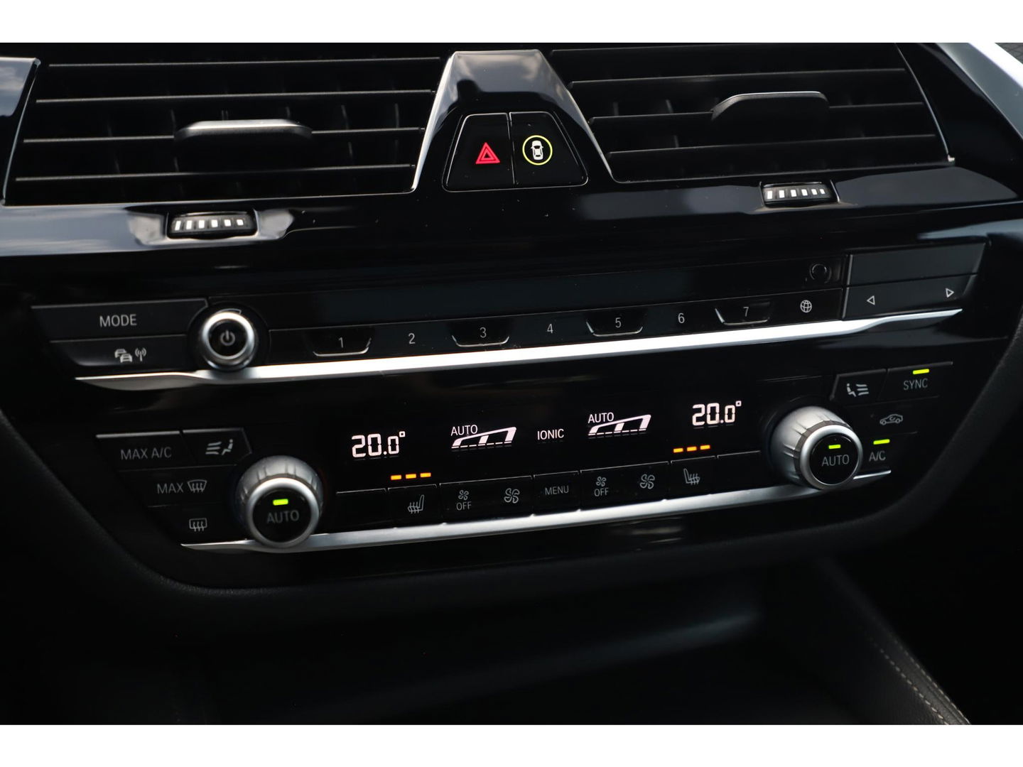 BMW 5 Serie Touring 530i High Executive 252PK M Sport Laser LED Panoramadak Harman Kardon Wegklapbare Trekhaak Nappa Leder Memory Sfeerverlichting Shadow Line 360 Camera