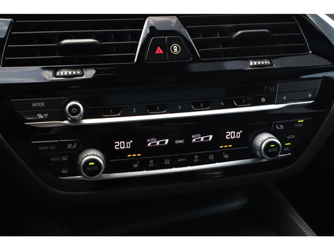 BMW 5 Serie Touring 530i High Executive 252PK M Sport Laser LED Panoramadak Harman Kardon Wegklapbare Trekhaak Nappa Leder Memory Sfeerverlichting Shadow Line 360 Camera