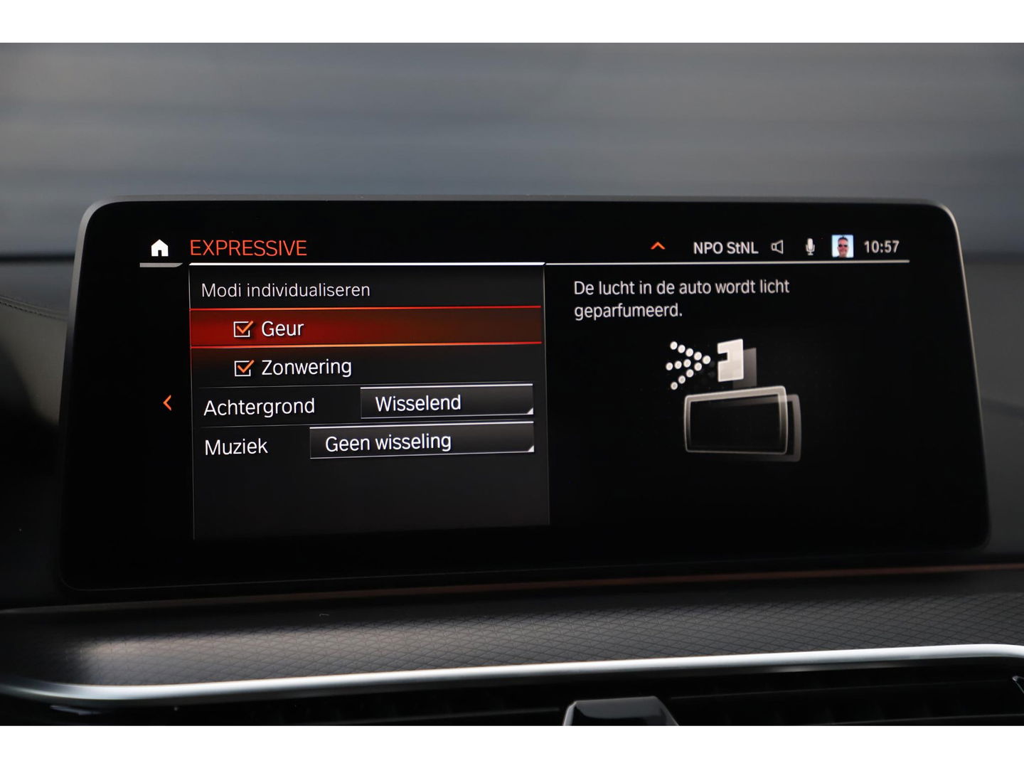 BMW 5 Serie Touring 530i High Executive 252PK M Sport Laser LED Panoramadak Harman Kardon Wegklapbare Trekhaak Nappa Leder Memory Sfeerverlichting Shadow Line 360 Camera
