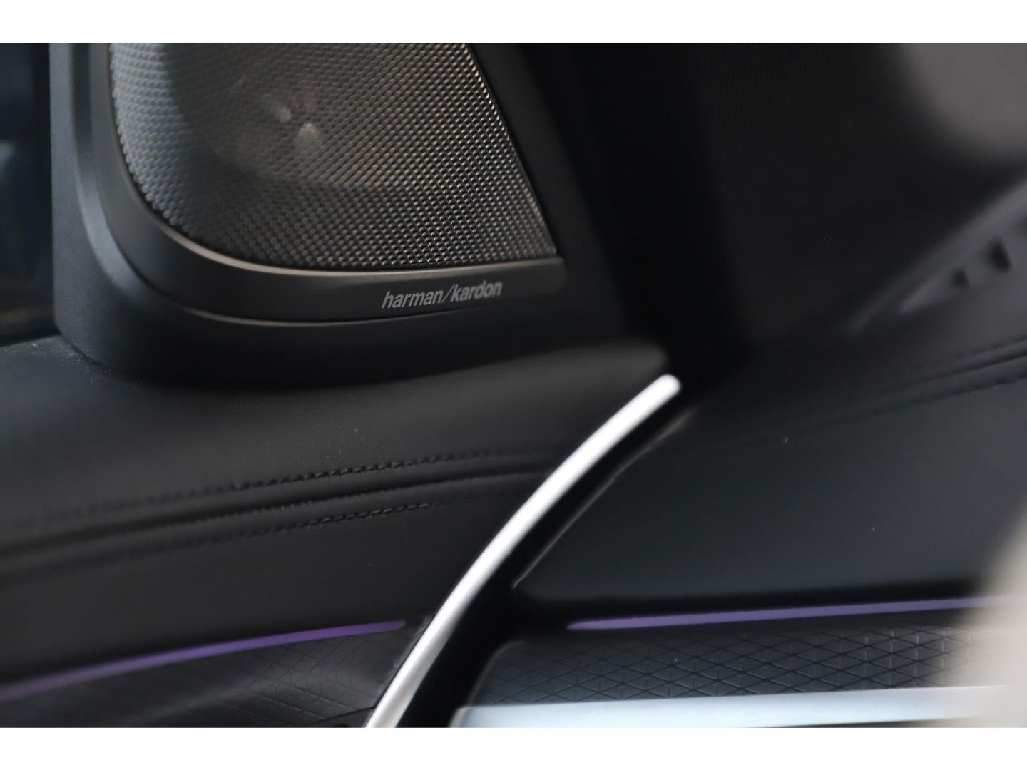 BMW 5 Serie Touring 530i High Executive 252PK M Sport Laser LED Panoramadak Harman Kardon Wegklapbare Trekhaak Nappa Leder Memory Sfeerverlichting Shadow Line 360 Camera