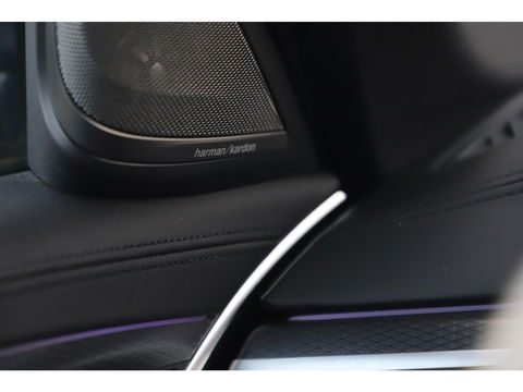 BMW 5 Serie Touring 530i High Executive 252PK M Sport Laser LED Panoramadak Harman Kardon Wegklapbare Trekhaak Nappa Leder Memory Sfeerverlichting Shadow Line 360 Camera