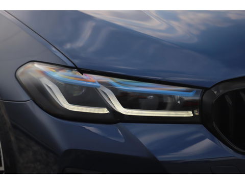 BMW 5 Serie Touring 530i High Executive 252PK M Sport Laser LED Panoramadak Harman Kardon Wegklapbare Trekhaak Nappa Leder Memory Sfeerverlichting Shadow Line 360 Camera