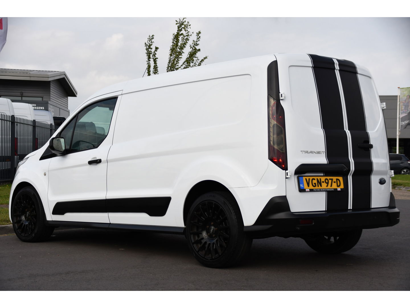 Ford Transit Connect 1.5 EcoBlue L2 Black & White Edition Camera, Carplay, 120PK, Multimedia, Airco, Trekhaak, VERKOCHT...Gefeliciteerd PUNT.!