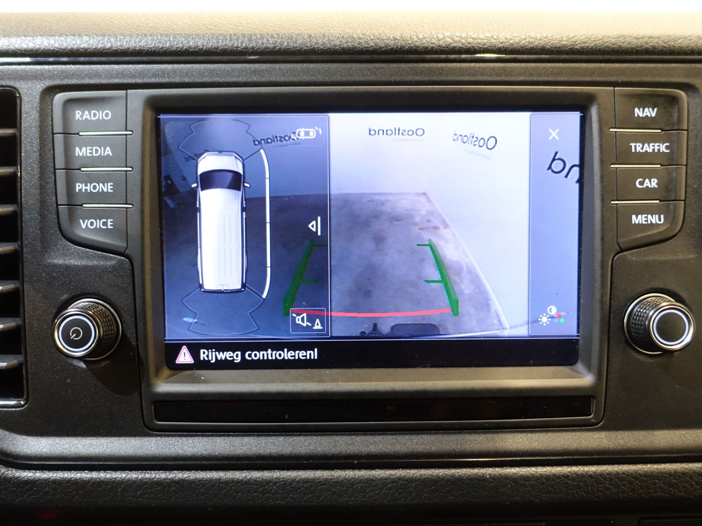 Volkswagen Crafter 35 2.0 TDI 140 PK L3H3 / Euro 6 / Airco / Cruise Control / Camera / Trekhaak 3.000 KG / Carplay