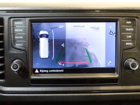 Volkswagen Crafter 35 2.0 TDI 140 PK L3H3 / Euro 6 / Airco / Cruise Control / Camera / Trekhaak 3.000 KG / Carplay
