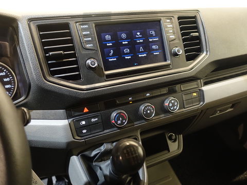 Volkswagen Crafter 35 2.0 TDI 140 PK L3H3 / Euro 6 / Airco / Cruise Control / Camera / Trekhaak 3.000 KG / Carplay