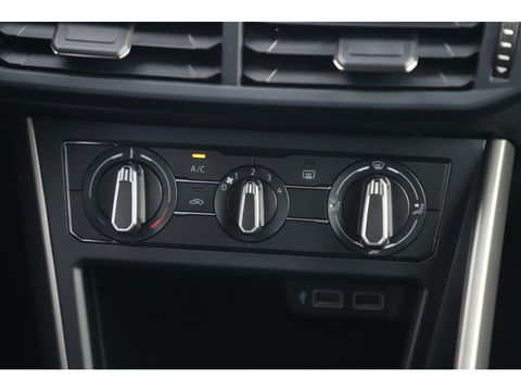 Volkswagen Polo 1.0 TSI Comfortline 95PK NAP 15 inch LMV Navigatie Carplay Android Adaptive Cruise Airco LED