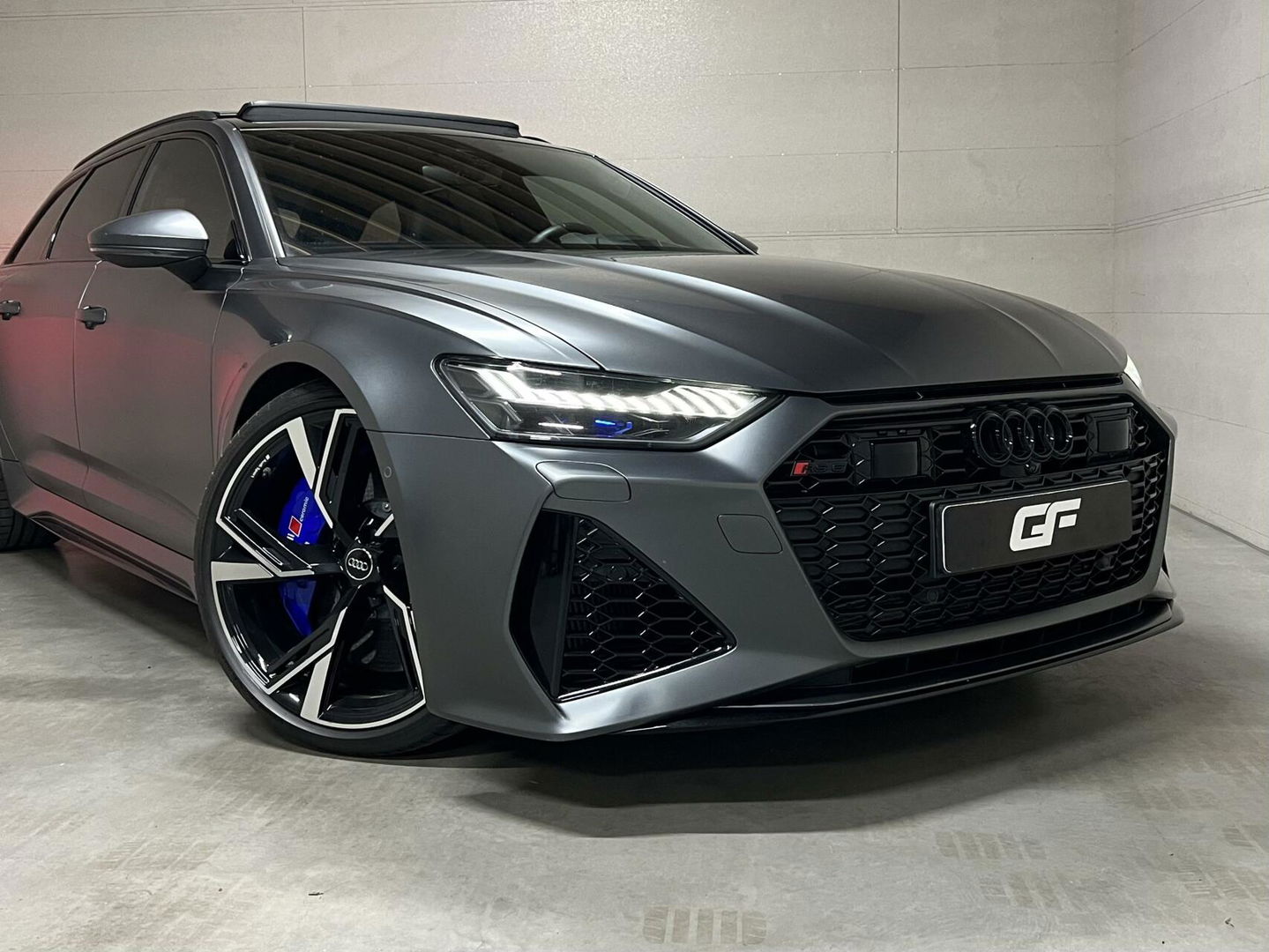 Audi RS6 Avant 4.0 TFSI Quattro Matgrijs Dynamic+ B&O 600PK