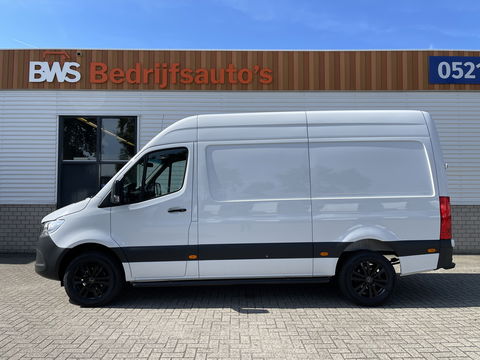 Mercedes-Benz Sprinter 317 1.9 CDI 170pk L2H2 / rijklaar € 34.950 ex btw / lease vanaf € 856 / climate control / trekhaak kan omgekeurd worden naar 3500 kg / achteruit rijcamera / 18 inch velgen / zwarte sidebars !