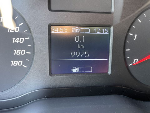 Mercedes-Benz Sprinter 317 1.9 CDI 170pk L2H2 / rijklaar € 34.950 ex btw / lease vanaf € 856 / climate control / trekhaak kan omgekeurd worden naar 3500 kg / achteruit rijcamera / 18 inch velgen / zwarte sidebars !