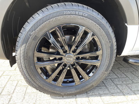 Mercedes-Benz Sprinter 317 1.9 CDI 170pk L2H2 / rijklaar € 34.950 ex btw / lease vanaf € 856 / climate control / trekhaak kan omgekeurd worden naar 3500 kg / achteruit rijcamera / 18 inch velgen / zwarte sidebars !
