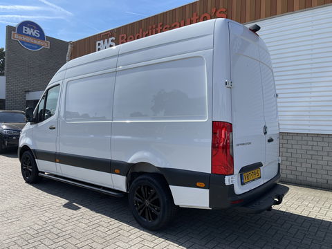 Mercedes-Benz Sprinter 317 1.9 CDI 170pk L2H2 / rijklaar € 34.950 ex btw / lease vanaf € 856 / climate control / trekhaak kan omgekeurd worden naar 3500 kg / achteruit rijcamera / 18 inch velgen / zwarte sidebars !