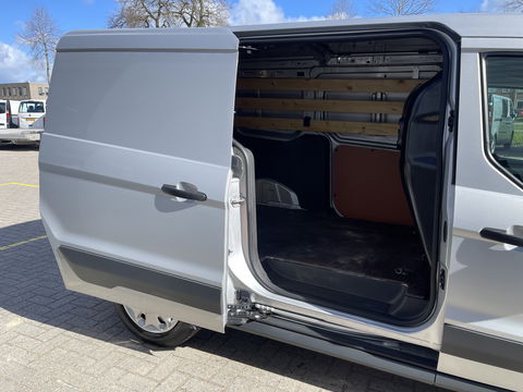 Ford Transit Connect 1.5 TDCI 100pk L2 Trend / vaste prijs rijklaar € 12.950 ex btw / nieuwe koppeling / lease vanaf € 337 / airco / cruise / navi / 3 zits / zilver metallic !