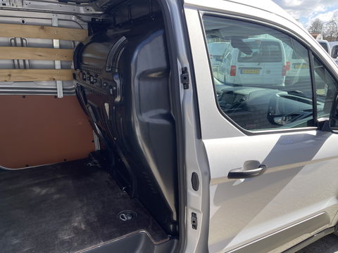 Ford Transit Connect 1.5 TDCI 100pk L2 Trend / vaste prijs rijklaar € 12.950 ex btw / nieuwe koppeling / lease vanaf € 337 / airco / cruise / navi / 3 zits / zilver metallic !