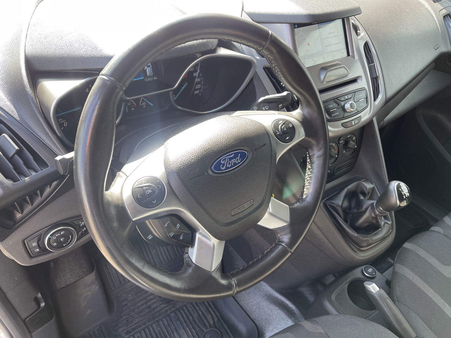 Ford Transit Connect 1.5 TDCI 100pk L2 Trend / vaste prijs rijklaar € 12.950 ex btw / nieuwe koppeling / lease vanaf € 337 / airco / cruise / navi / 3 zits / zilver metallic !