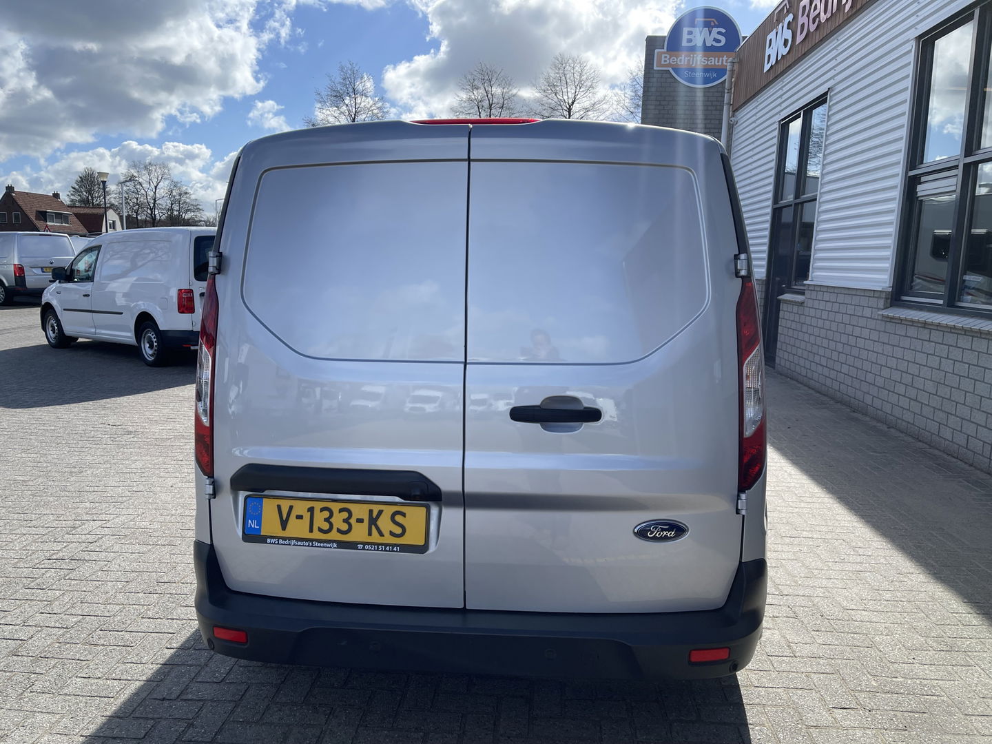 Ford Transit Connect 1.5 TDCI 100pk L2 Trend / vaste prijs rijklaar € 12.950 ex btw / nieuwe koppeling / lease vanaf € 337 / airco / cruise / navi / 3 zits / zilver metallic !
