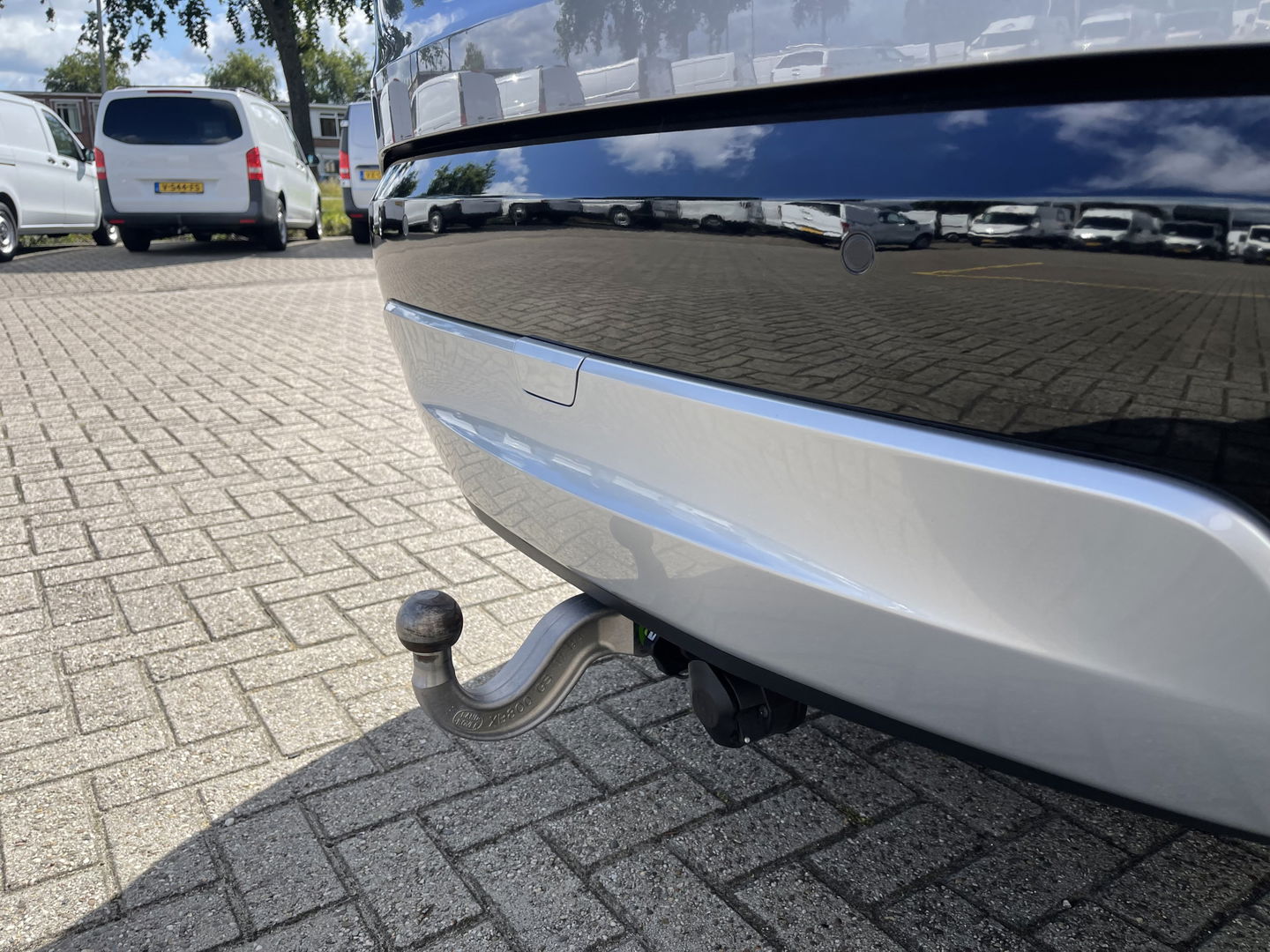Land Rover Discovery 3.0 Sd6 306pk Landmark Edition grijs kenteken automaat / € 49.950 ex btw / lease vanaf € 950 / leer / trekhaak 3500 kg trekgewicht / navi / cruise / camera !