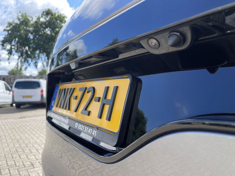 Land Rover Discovery 3.0 Sd6 306pk Landmark Edition grijs kenteken automaat / € 49.950 ex btw / lease vanaf € 950 / leer / trekhaak 3500 kg trekgewicht / navi / cruise / camera !