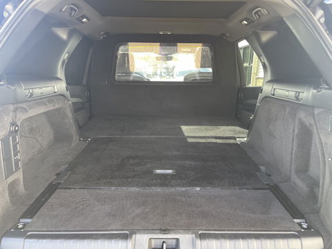 Land Rover Discovery 3.0 Sd6 306pk Landmark Edition grijs kenteken automaat / € 49.950 ex btw / lease vanaf € 950 / leer / trekhaak 3500 kg trekgewicht / navi / cruise / camera !