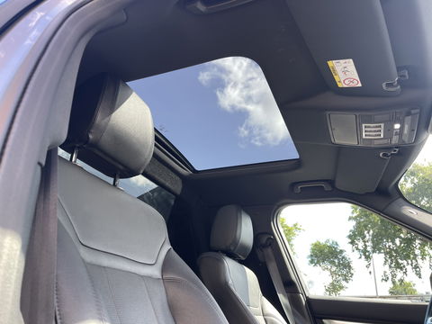 Land Rover Discovery 3.0 Sd6 306pk Landmark Edition grijs kenteken automaat / € 49.950 ex btw / lease vanaf € 950 / leer / trekhaak 3500 kg trekgewicht / navi / cruise / camera !