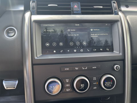 Land Rover Discovery 3.0 Sd6 306pk Landmark Edition grijs kenteken automaat / € 49.950 ex btw / lease vanaf € 950 / leer / trekhaak 3500 kg trekgewicht / navi / cruise / camera !
