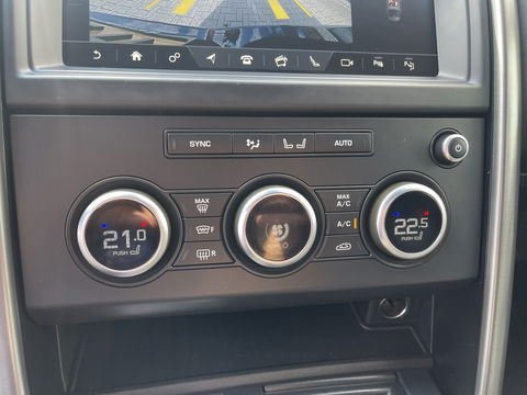 Land Rover Discovery 3.0 Sd6 306pk Landmark Edition grijs kenteken automaat / € 49.950 ex btw / lease vanaf € 950 / leer / trekhaak 3500 kg trekgewicht / navi / cruise / camera !
