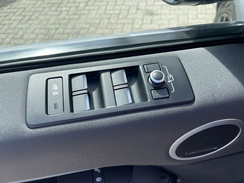 Land Rover Discovery 3.0 Sd6 306pk Landmark Edition grijs kenteken automaat / € 49.950 ex btw / lease vanaf € 950 / leer / trekhaak 3500 kg trekgewicht / navi / cruise / camera !