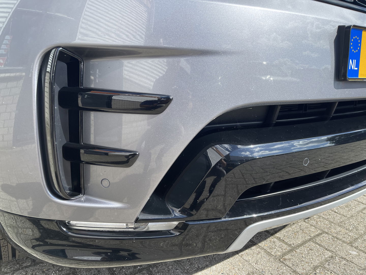 Land Rover Discovery 3.0 Sd6 306pk Landmark Edition grijs kenteken automaat / € 49.950 ex btw / lease vanaf € 950 / leer / trekhaak 3500 kg trekgewicht / navi / cruise / camera !