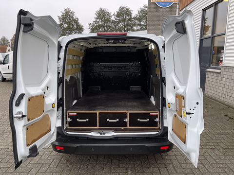 Ford Transit Connect 1.5 TDCI Limited / rijklaar € 12.950 ex btw / lease vanaf € 316 / airco / cruise / navi / Apple Carplay / achteruit rijcamera / 3 zits !