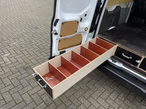Ford Transit Connect 1.5 TDCI Limited / rijklaar € 12.950 ex btw / lease vanaf € 316 / airco / cruise / navi / Apple Carplay / achteruit rijcamera / 3 zits !