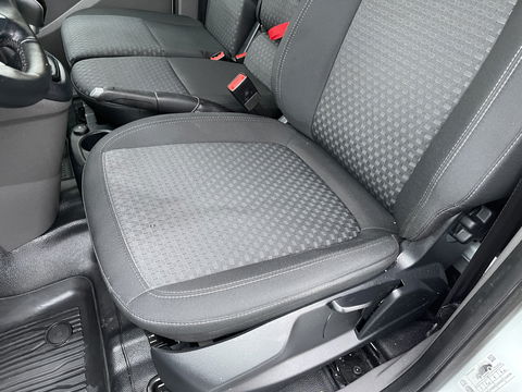 Ford Transit Connect 1.5 TDCI Limited / rijklaar € 12.950 ex btw / lease vanaf € 316 / airco / cruise / navi / Apple Carplay / achteruit rijcamera / 3 zits !