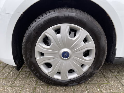 Ford Transit Connect 1.5 TDCI Limited / rijklaar € 12.950 ex btw / lease vanaf € 316 / airco / cruise / navi / Apple Carplay / achteruit rijcamera / 3 zits !