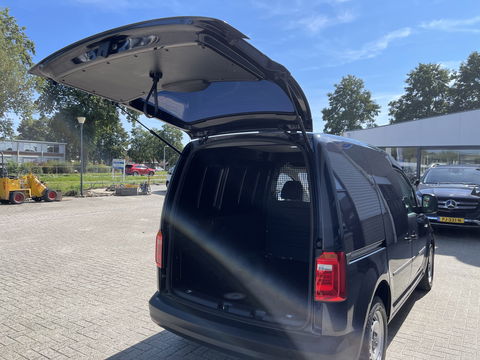 Volkswagen Caddy 2.0 TDI L1H1 BMT Trendline / rijklaar € 10.950 ex btw / lease vanaf € 236 / airco / cruise / donker blauw metallic / electrische laadruimte ventilatie !