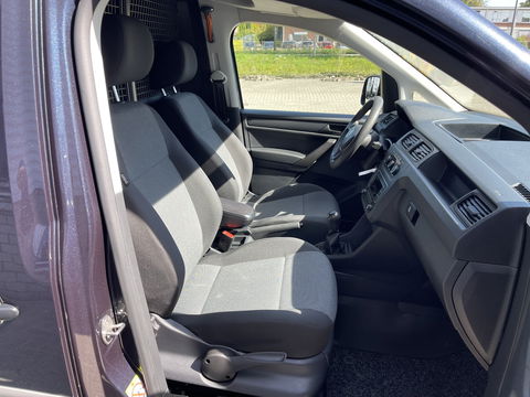 Volkswagen Caddy 2.0 TDI L1H1 BMT Trendline / rijklaar € 10.950 ex btw / lease vanaf € 236 / airco / cruise / donker blauw metallic / electrische laadruimte ventilatie !