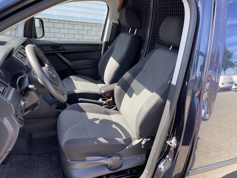 Volkswagen Caddy 2.0 TDI L1H1 BMT Trendline / rijklaar € 10.950 ex btw / lease vanaf € 236 / airco / cruise / donker blauw metallic / electrische laadruimte ventilatie !