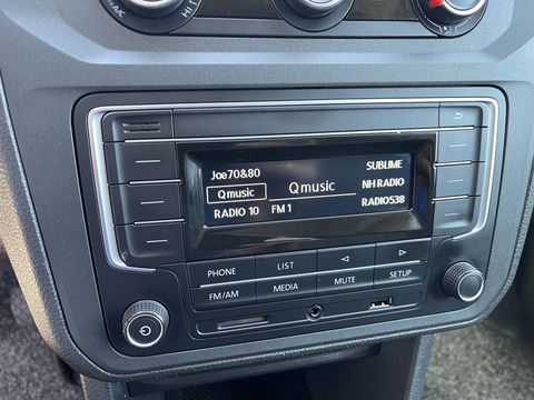 Volkswagen Caddy 2.0 TDI L1H1 BMT Trendline / rijklaar € 10.950 ex btw / lease vanaf € 236 / airco / cruise / donker blauw metallic / electrische laadruimte ventilatie !