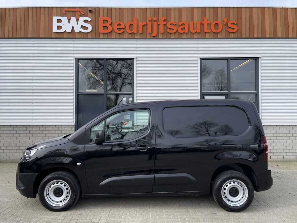 Toyota ProAce CITY 1.5 D-4D 102pk L1H1 Live / rijklaar € 18.950 ex btw / fabrieksgarantie tot 03-07-2025 ! / lease vanaf € 366 / airco / cruise / navi / zo goed als nieuw