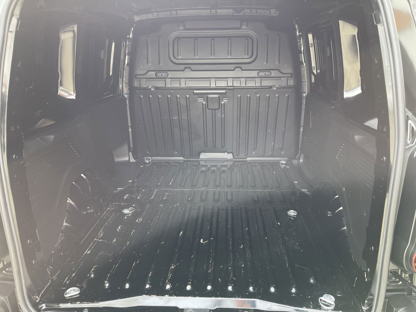 Toyota ProAce CITY 1.5 D-4D 102pk L1H1 Live / rijklaar € 18.950 ex btw / fabrieksgarantie tot 03-07-2025 ! / lease vanaf € 366 / airco / cruise / navi / zo goed als nieuw