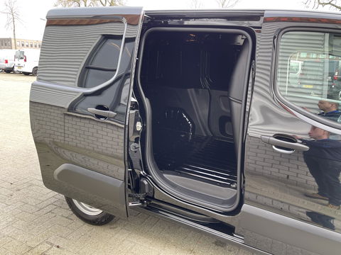 Toyota ProAce CITY 1.5 D-4D 102pk L1H1 Live / rijklaar € 18.950 ex btw / fabrieksgarantie tot 03-07-2025 ! / lease vanaf € 366 / airco / cruise / navi / zo goed als nieuw