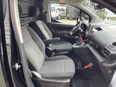 Toyota ProAce CITY 1.5 D-4D 102pk L1H1 Live / rijklaar € 18.950 ex btw / fabrieksgarantie tot 03-07-2025 ! / lease vanaf € 366 / airco / cruise / navi / zo goed als nieuw