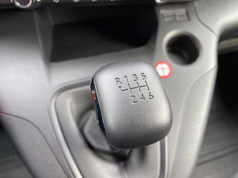 Toyota ProAce CITY 1.5 D-4D 102pk L1H1 Live / rijklaar € 18.950 ex btw / fabrieksgarantie tot 03-07-2025 ! / lease vanaf € 366 / airco / cruise / navi / zo goed als nieuw