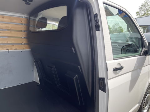 Volkswagen Transporter T6.1 / 2.0 TDI 110pk L2H1 28 Comfortline / vaste prijs rijklaar € 18.950 ex btw / lease vanaf € 366 / airco / achteruit rijcamera / dichte achterdeuren / pdc voor en achter !