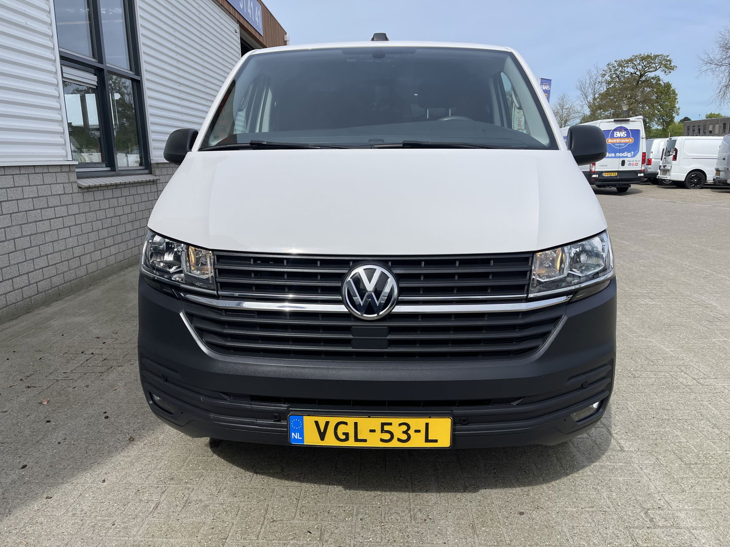 Volkswagen Transporter T6.1 / 2.0 TDI 110pk L2H1 28 Comfortline / vaste prijs rijklaar € 18.950 ex btw / lease vanaf € 366 / airco / achteruit rijcamera / dichte achterdeuren / pdc voor en achter !