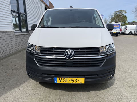 Volkswagen Transporter T6.1 / 2.0 TDI 110pk L2H1 28 Comfortline / vaste prijs rijklaar € 18.950 ex btw / lease vanaf € 366 / airco / achteruit rijcamera / dichte achterdeuren / pdc voor en achter !