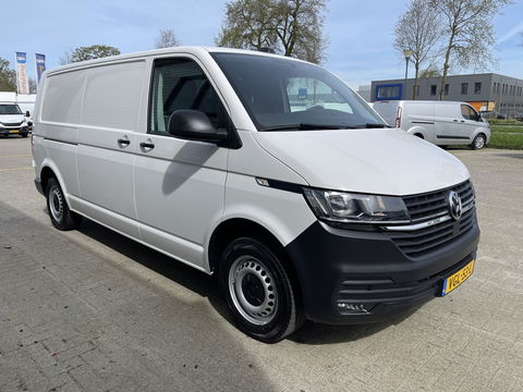 Volkswagen Transporter T6.1 / 2.0 TDI 110pk L2H1 28 Comfortline / vaste prijs rijklaar € 18.950 ex btw / lease vanaf € 366 / airco / achteruit rijcamera / dichte achterdeuren / pdc voor en achter !