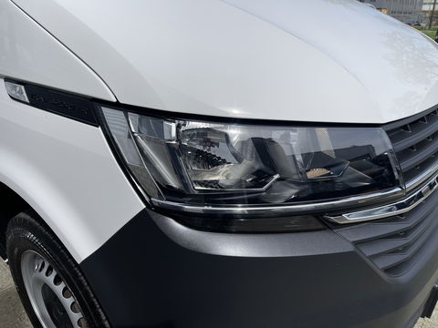 Volkswagen Transporter T6.1 / 2.0 TDI 110pk L2H1 28 Comfortline / vaste prijs rijklaar € 18.950 ex btw / lease vanaf € 366 / airco / achteruit rijcamera / dichte achterdeuren / pdc voor en achter !