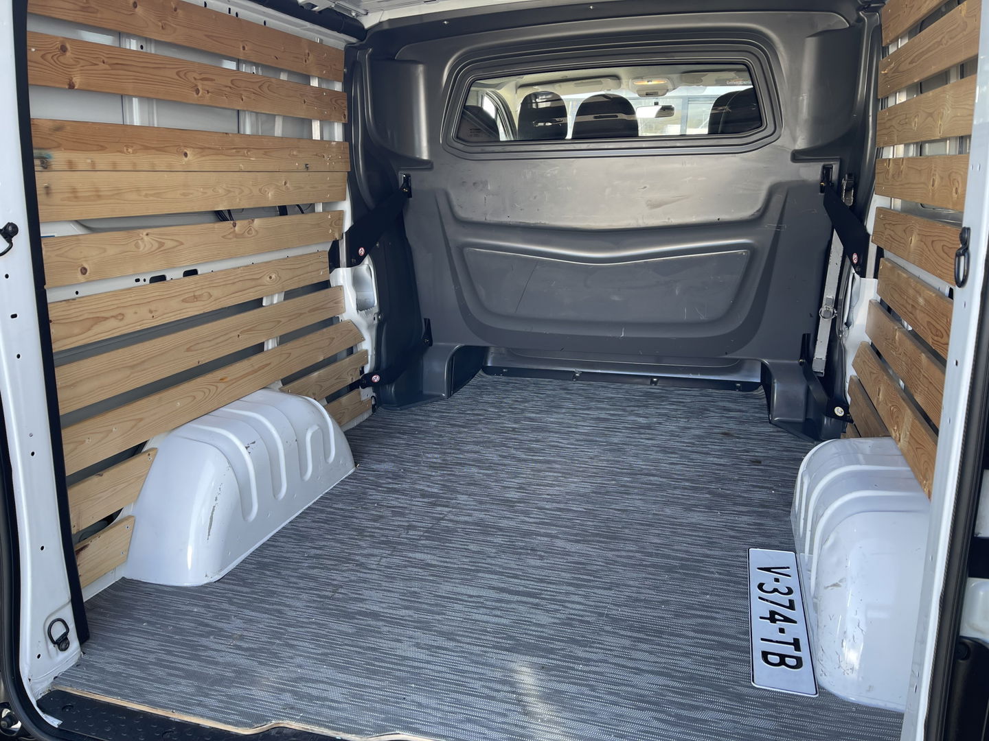 Opel Vivaro 1.6 CDTI 125pk L2H1 DC 5 persoons Edition EcoFlex / vaste prijs rijklaar € 15.950 ex btw / lease vanaf € 311 / airco / cruise / navi / trekhaak 2000 kg / pdc achter !