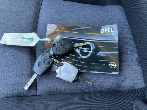 Opel Vivaro 1.6 CDTI 125pk L2H1 DC 5 persoons Edition EcoFlex / vaste prijs rijklaar € 15.950 ex btw / lease vanaf € 311 / airco / cruise / navi / trekhaak 2000 kg / pdc achter !